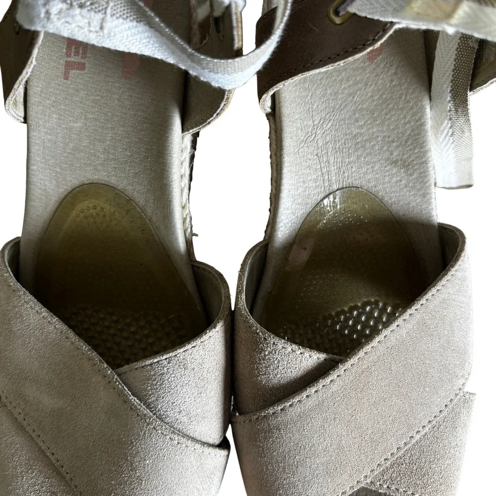 Sorel Size 8.5 Wedge Espadrille Sandals‎ Tan Suede Lace Up Platform Boho Sole